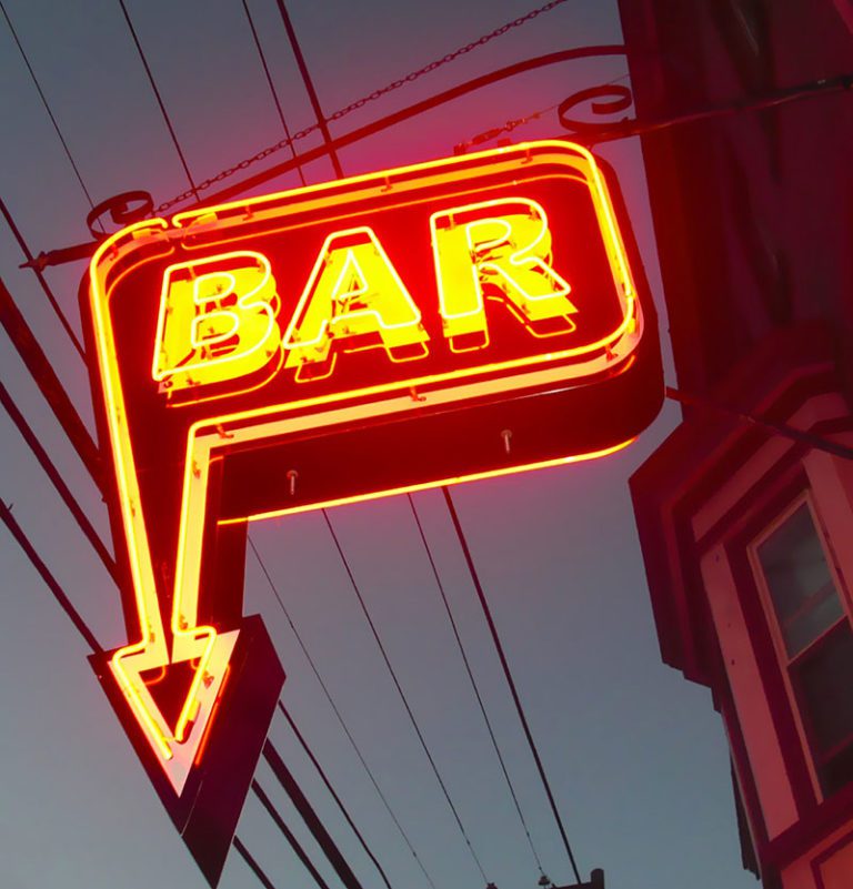 Letras Caixa para Bar: A Importância da Comunicação Visual